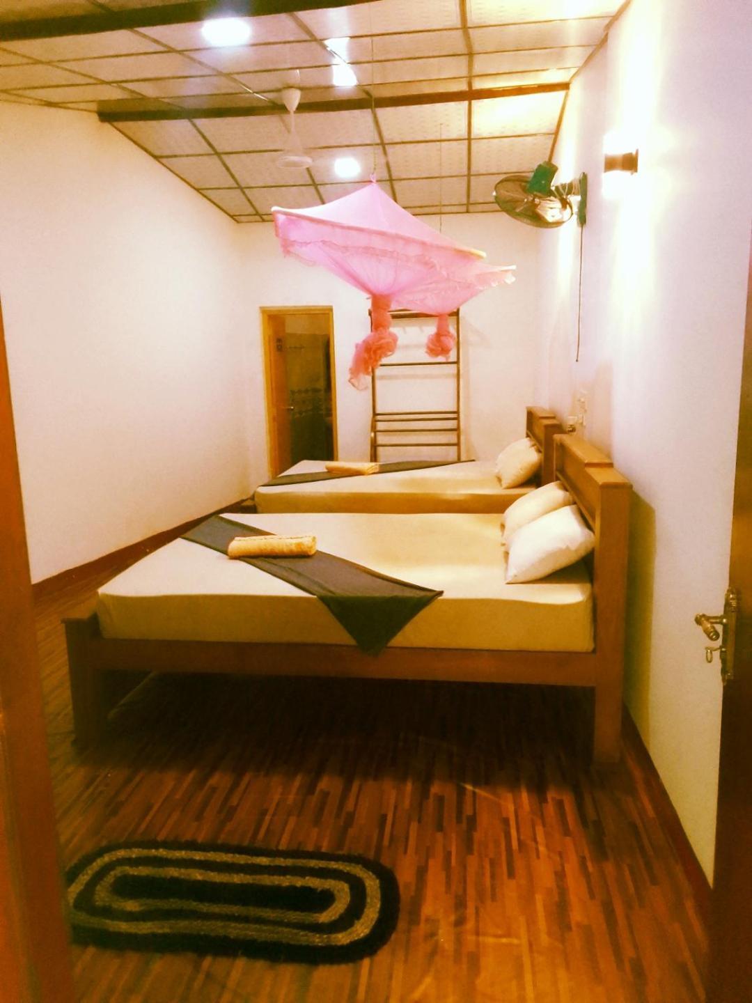 Margosa Guesthouse Mirissa Kültér fotó